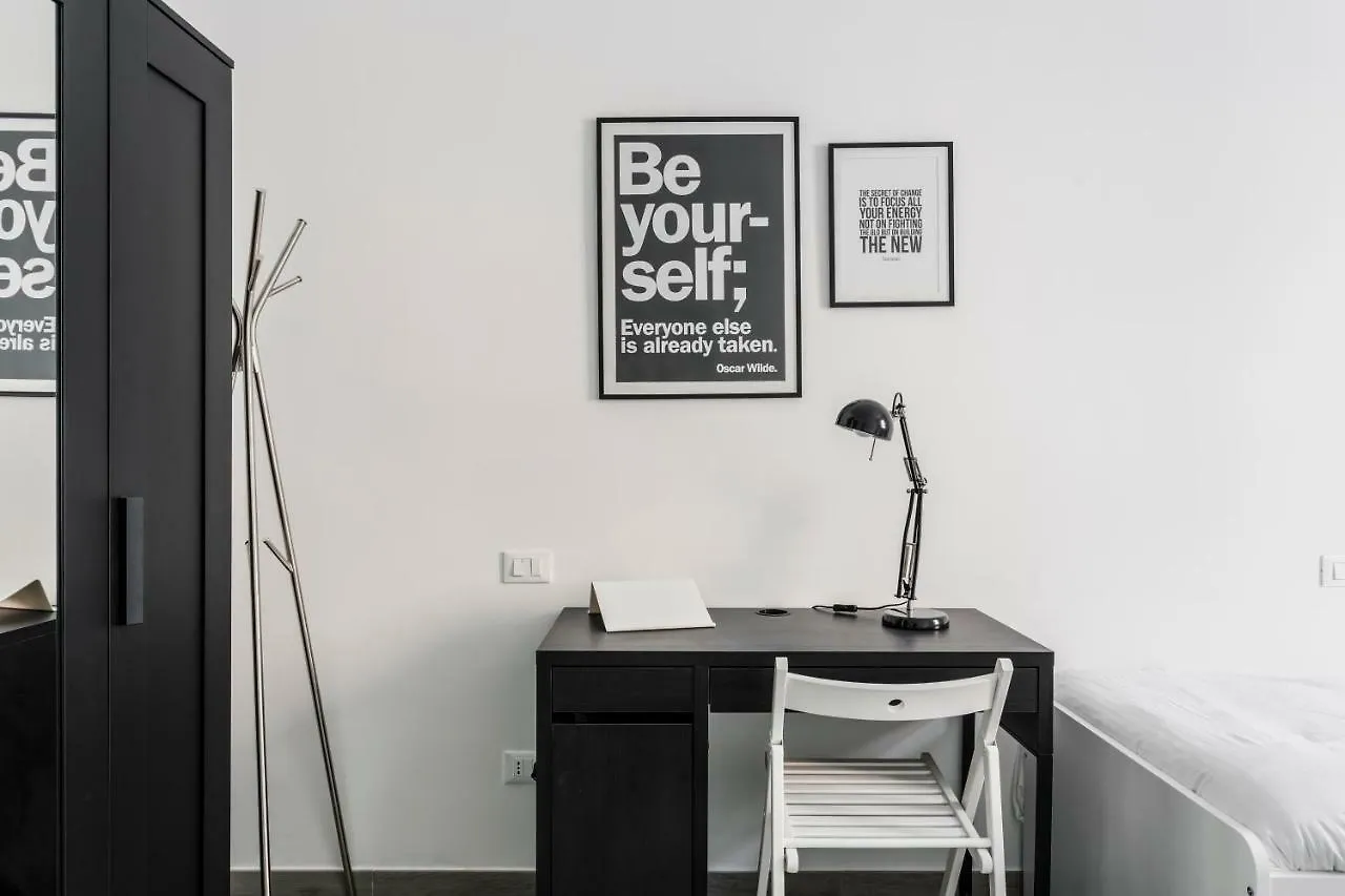 Comfortable Family Group Apartment Via Paruta Milano