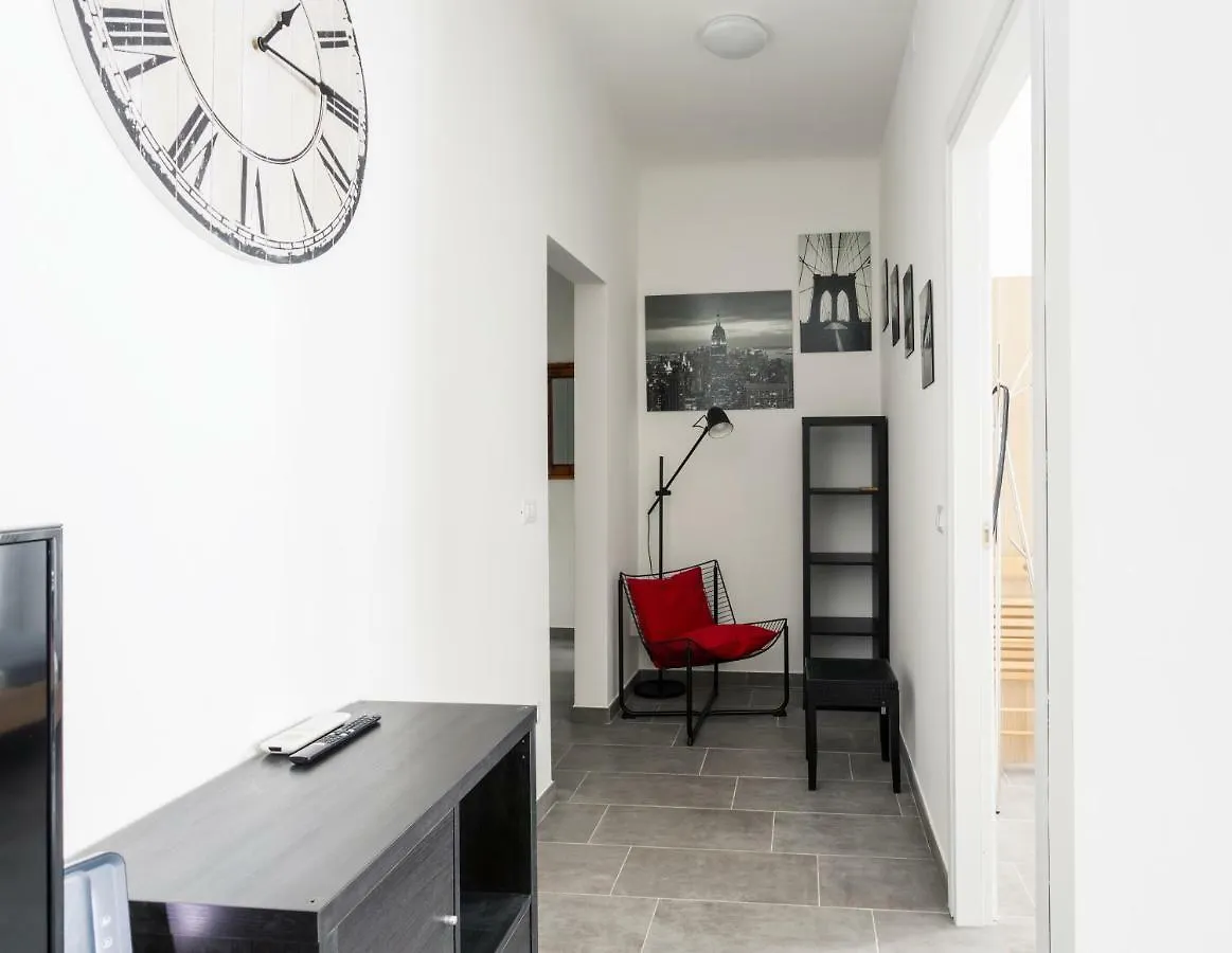 Comfortable Family Group Apartment Via Paruta Milano İtalya
