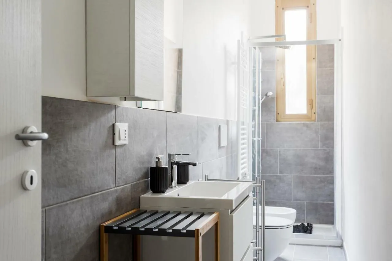 Comfortable Family Group Apartment Via Paruta Milano