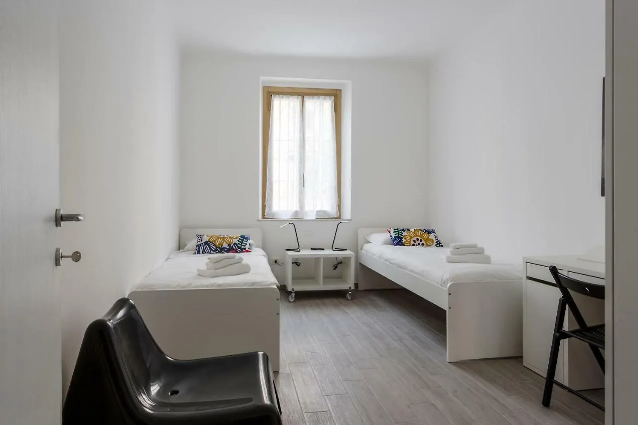 Comfortable Family Group Apartment Via Paruta Milano 0*,